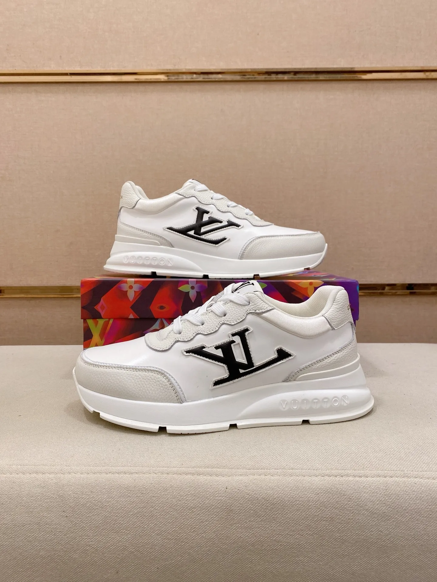Men's shoes: 442💰🎉🎉LV~Louis Vuitton trendy men's shoes, new shipments, latest matching, the same style as the official website, super high quality, hot sales of the season [strong][strong][strong]Selected first-layer cowhide, comfortable sheepskin lining, original last, comfortable on the foot, wear-resistant rubber outsole, size: 38-44.